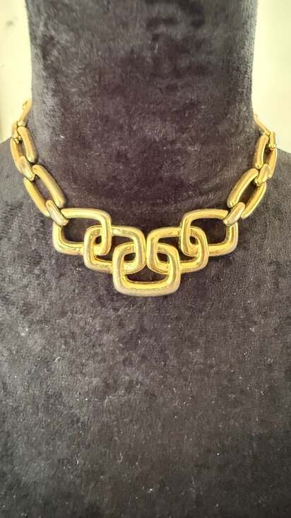 Trifari Jewelry - Vintage Trifari Gold Tone Chunky Link Statement Necklace